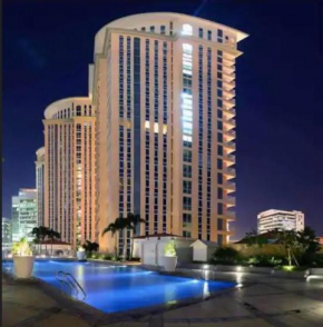 Luxury Condo in BGC in Prime Location with Stunning Views and FREE Covered Parking & WiFi